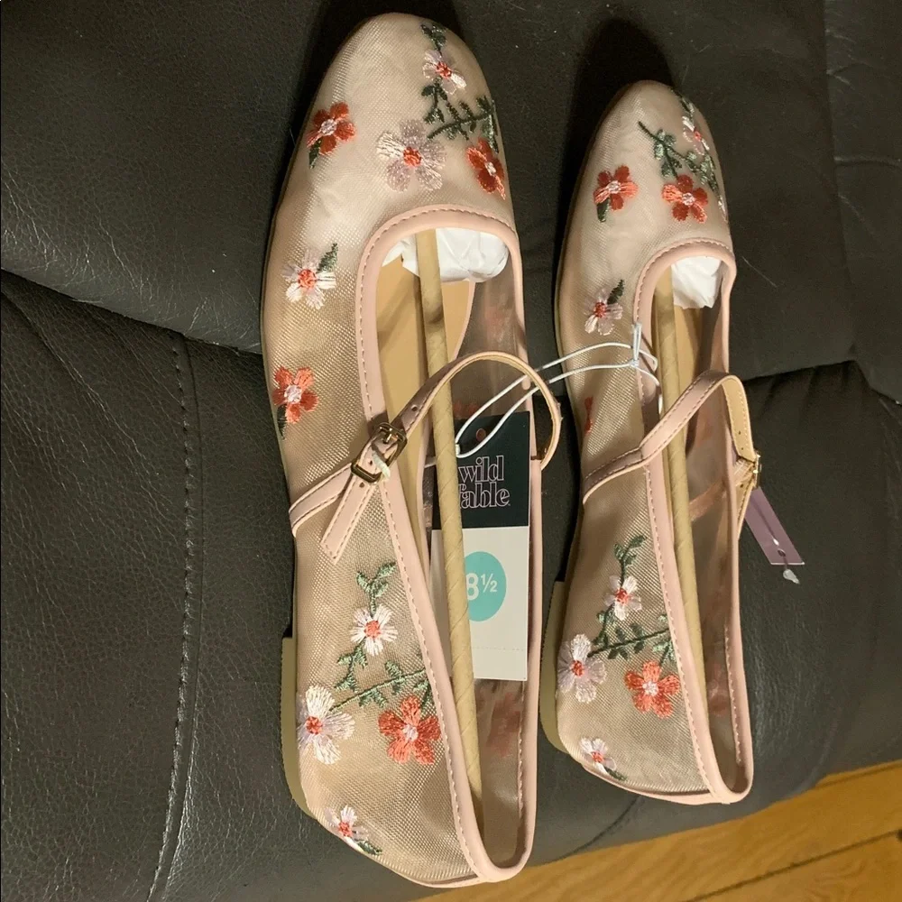 Embroidered Pink Floral Mary Jane Flats size 8.5 new - Picture 2 of 5